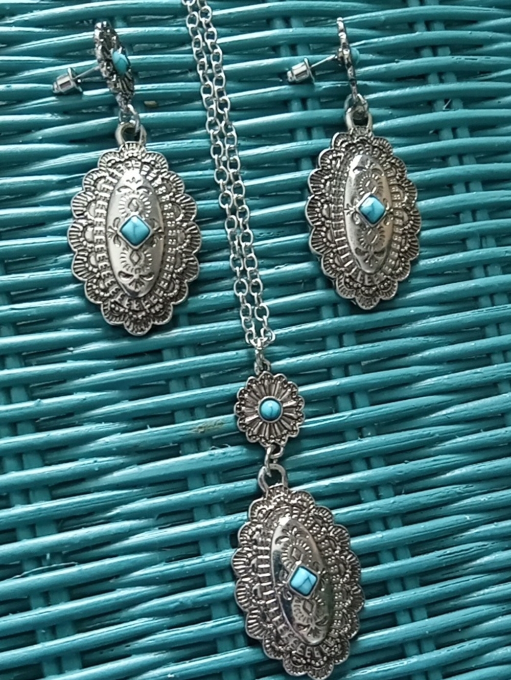 Turquoise Jewelry Set - Picture 6 of 7